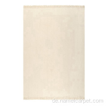 Geflochtene Teppiche der gewebten Wolle weiße Fläche